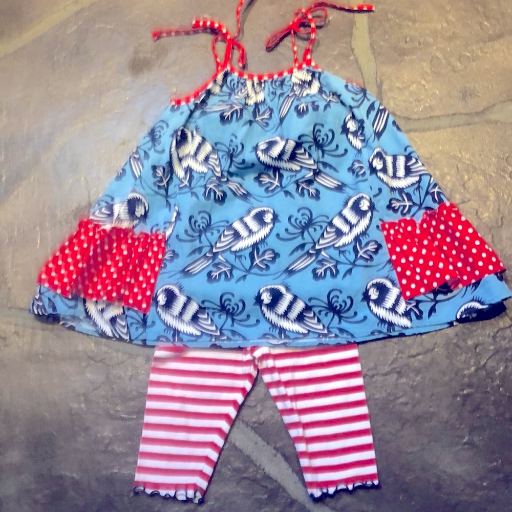 EUC Blue bird top and capri pants